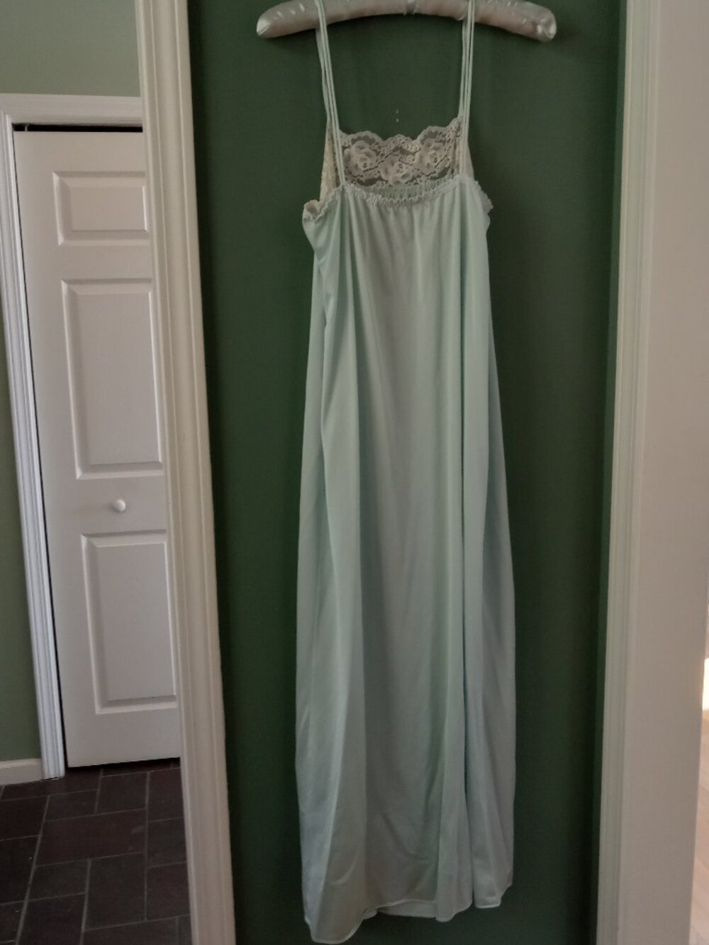 Pristine Vintage Miss Elaine 2-Pc. Seafoam Lace-Trimmed Peignoir Set - Picture 7 of 8